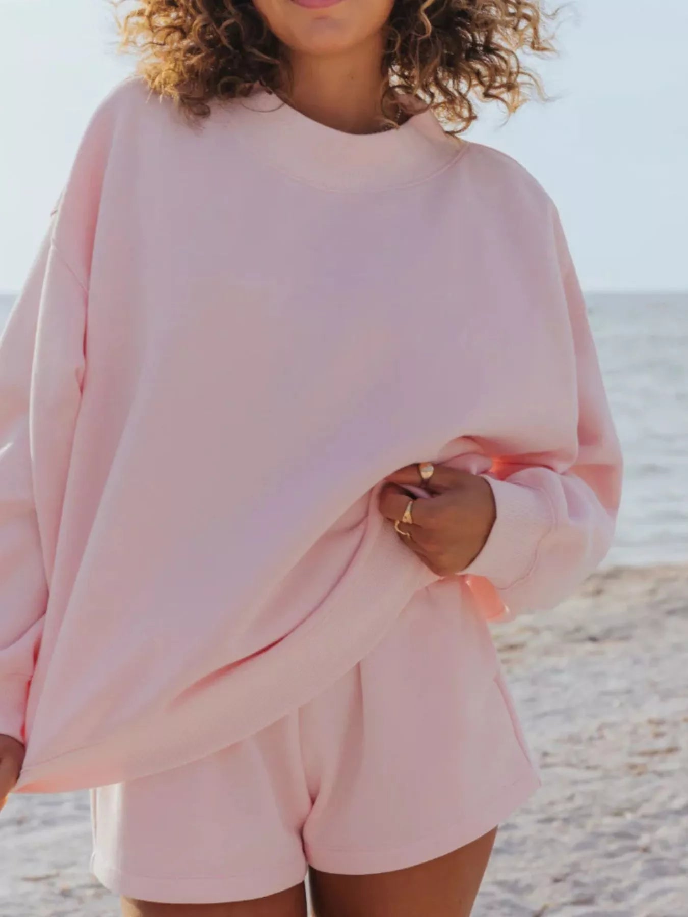 Women's shorts and sweatshirt set relaxed two-piece outfit