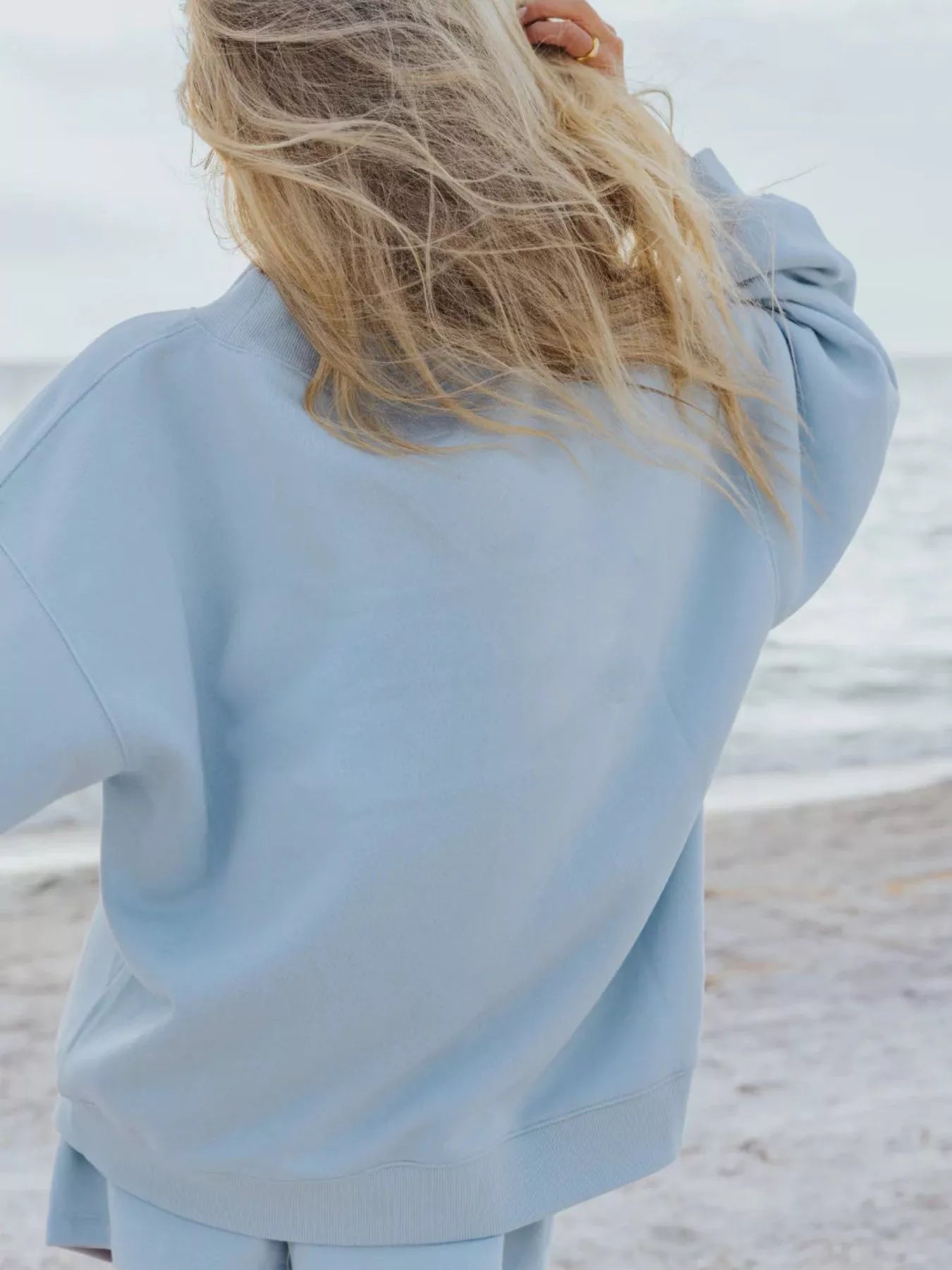 Women's shorts and sweatshirt set relaxed two-piece outfit