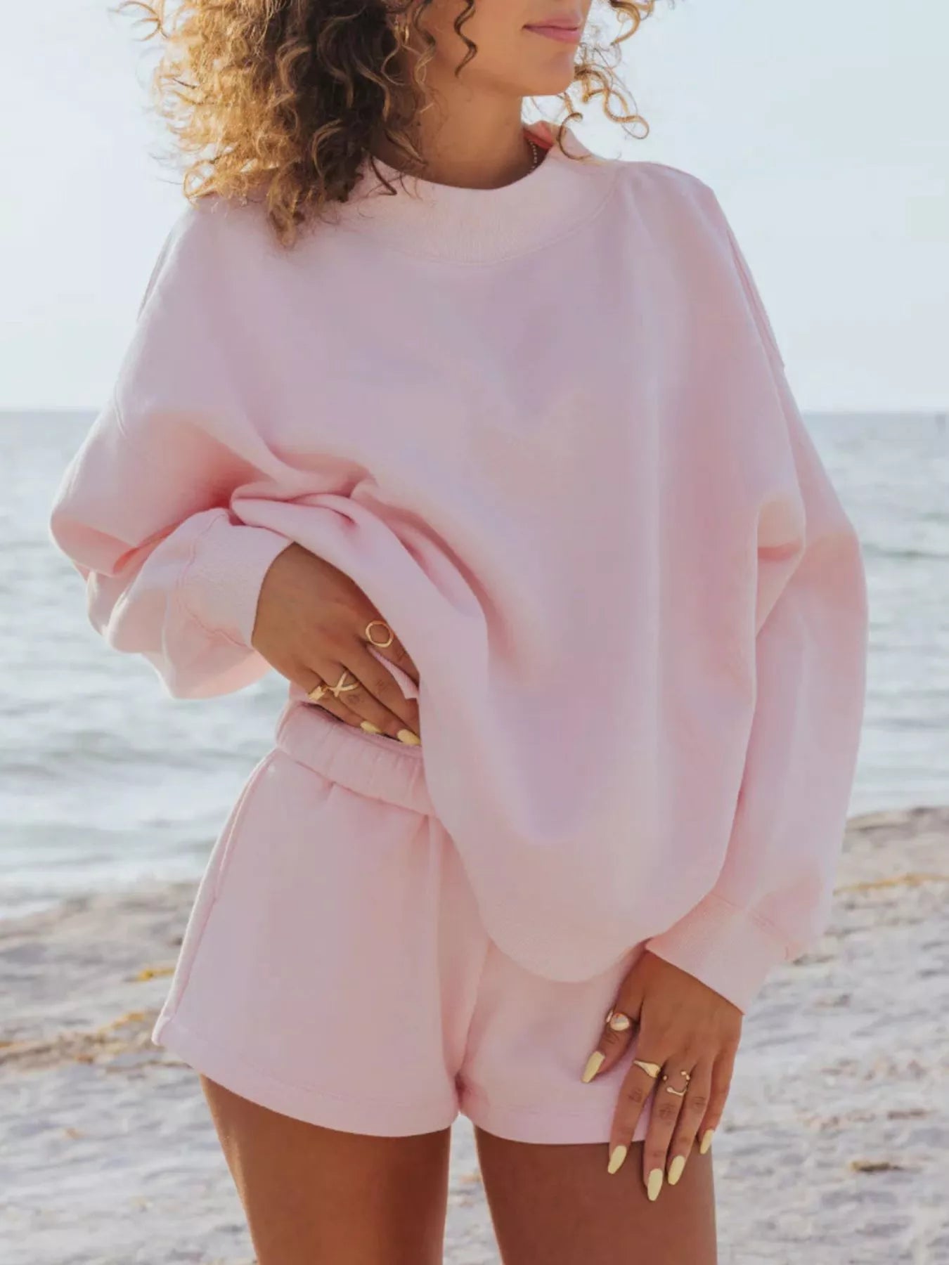 Women's shorts and sweatshirt set relaxed two-piece outfit