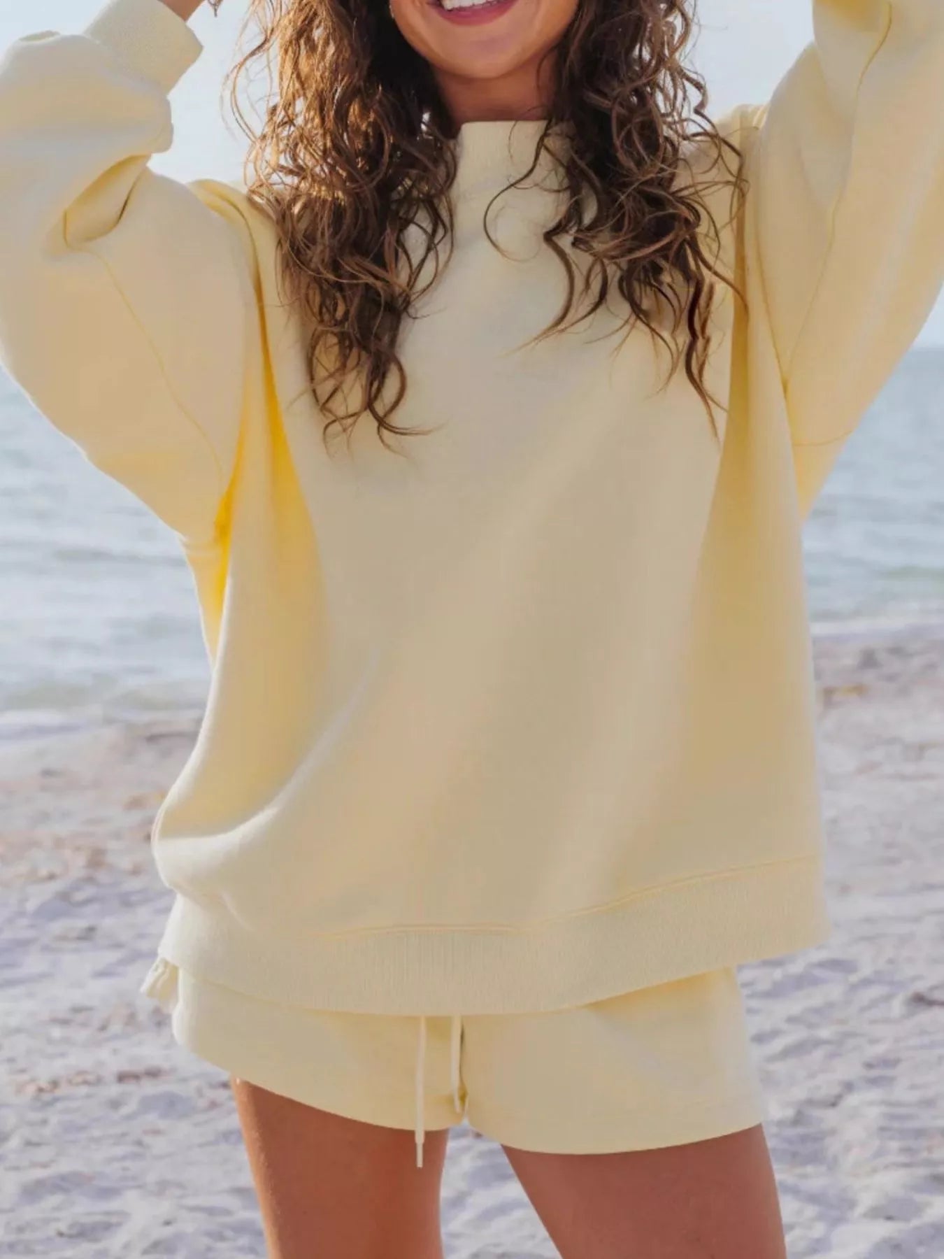 Women's shorts and sweatshirt set relaxed two-piece outfit