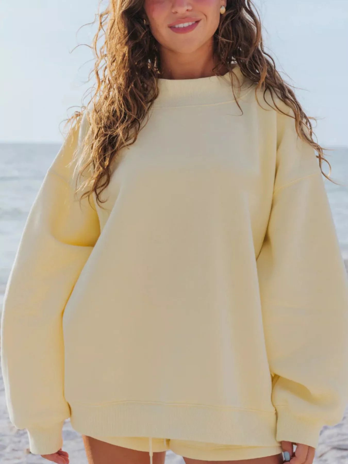 Women's shorts and sweatshirt set relaxed two-piece outfit
